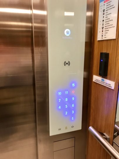 2018cebu_ベイフロントホテル　エレベーター